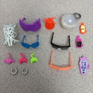 Monster High G3 accessories Lot